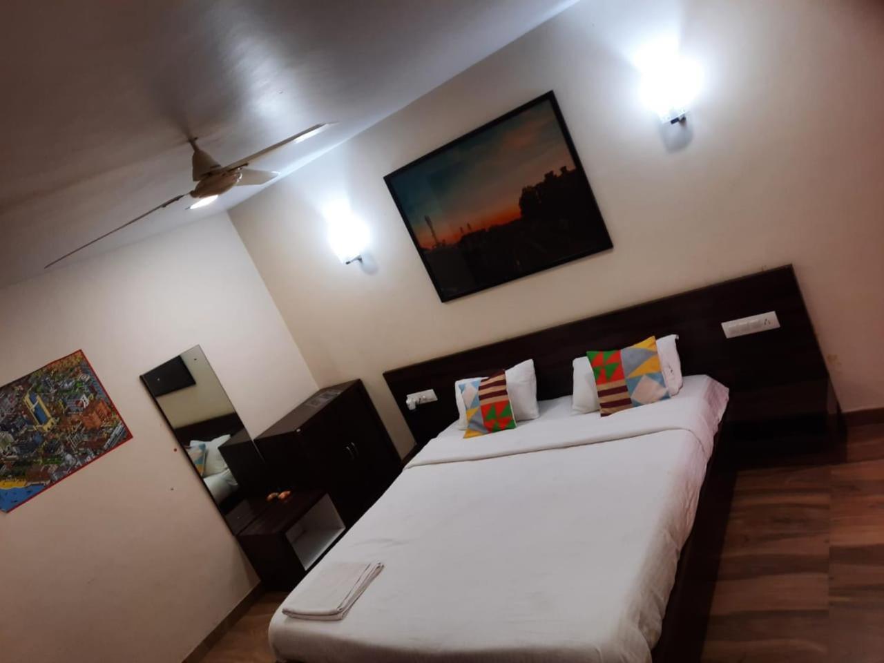 Karla Retreat Resort 로나발라 외부 사진