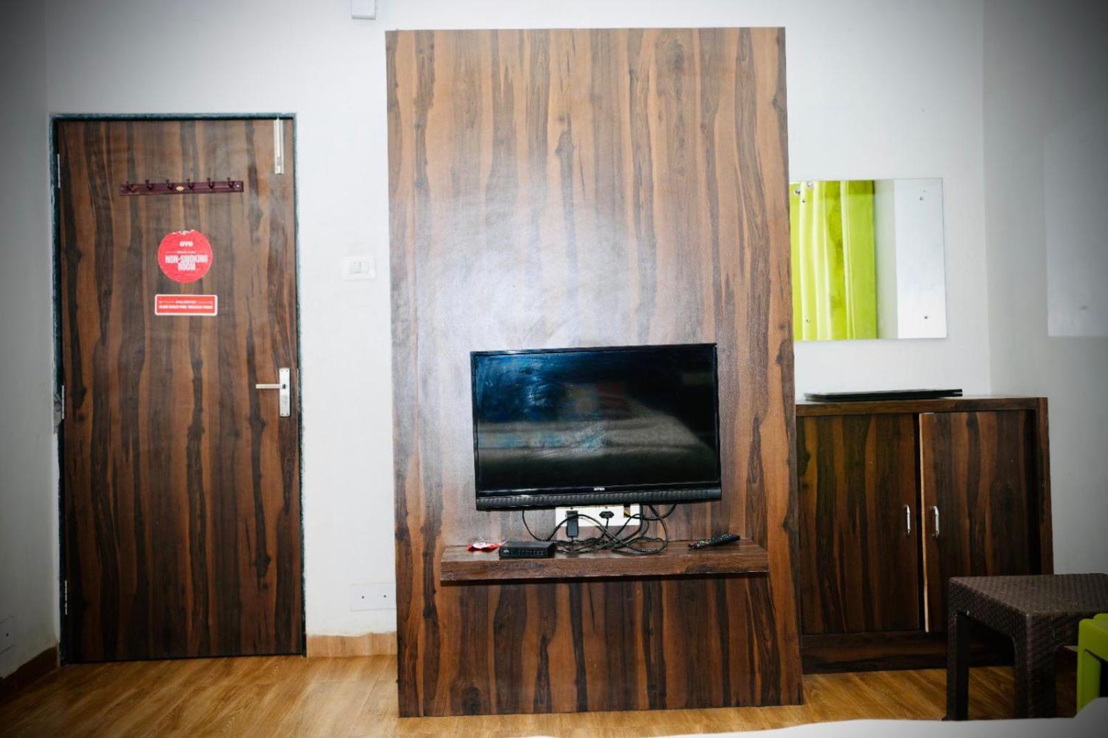 Karla Retreat Resort 로나발라 외부 사진